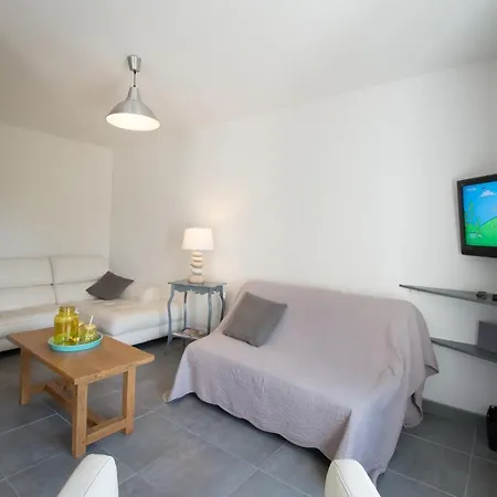 La Blanche Longere Nyaraló Compertrix